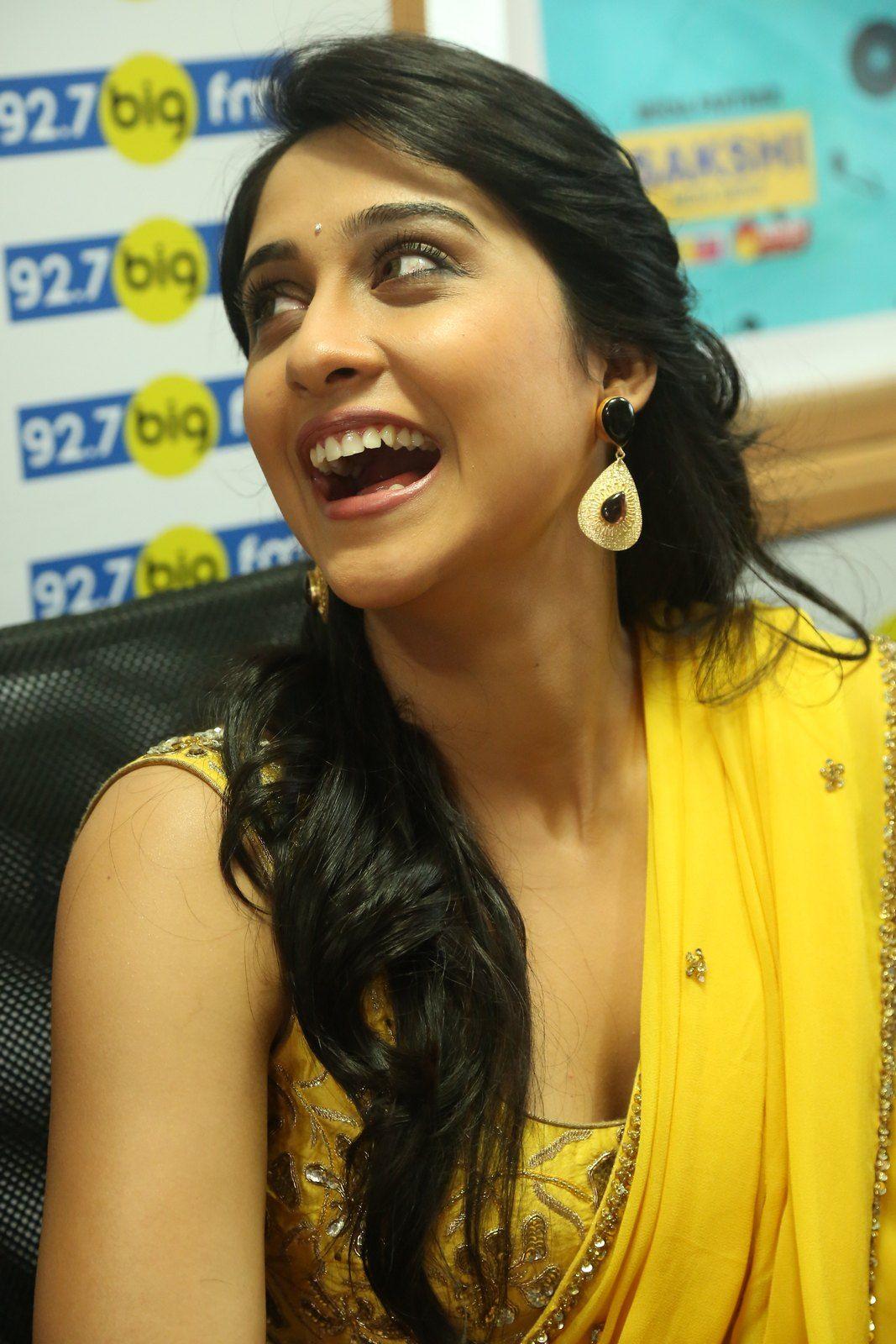 Regina Cassandra Stills At 92.7 Big Fm