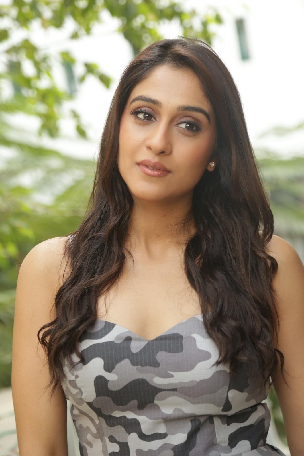 Regina Pretty Cute Stills