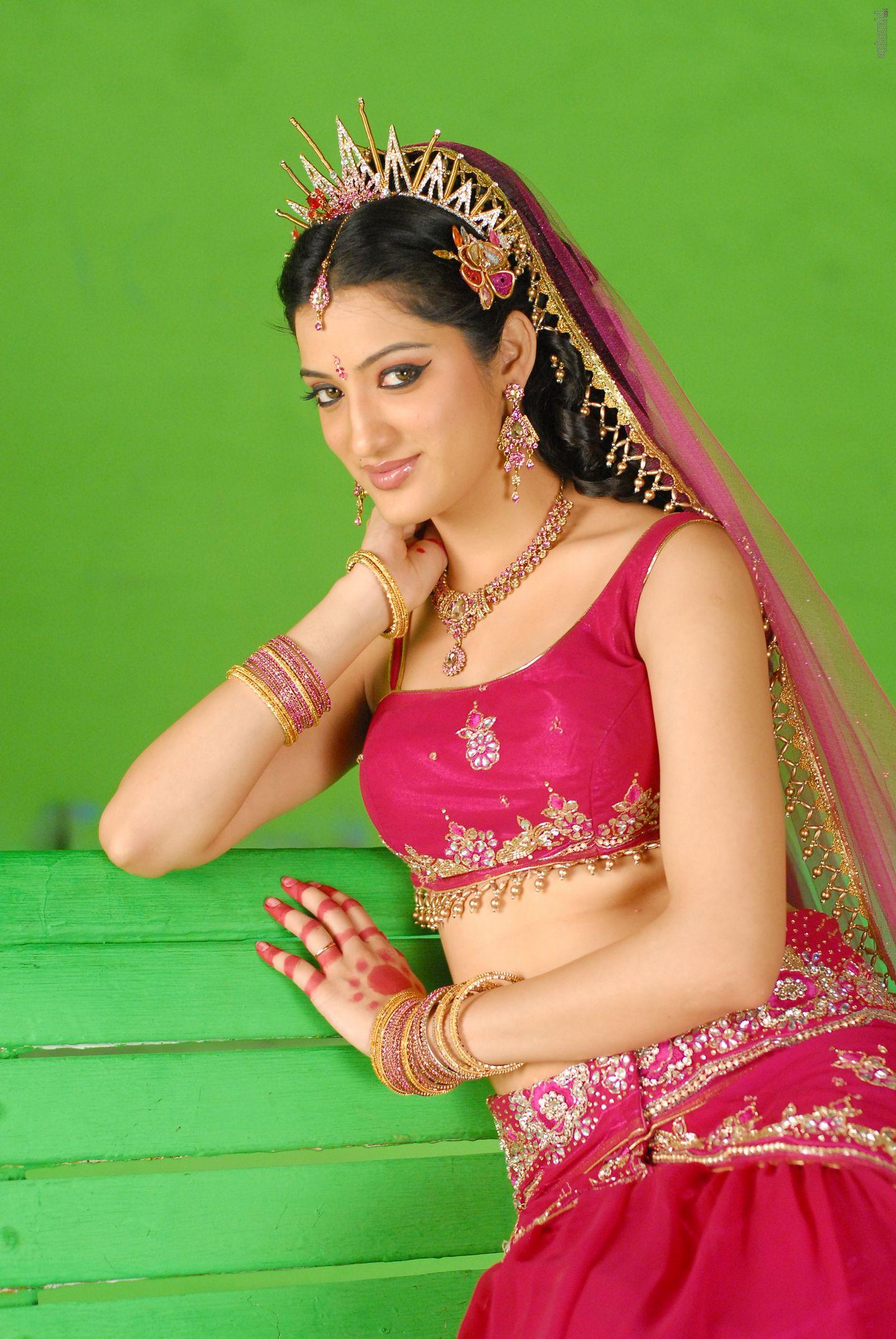 Richa Panai Beautiful Saree Images