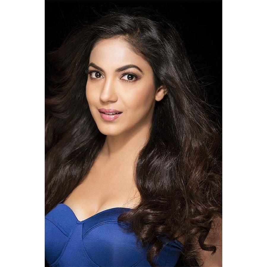 Rithu Varma Beautiful Pics