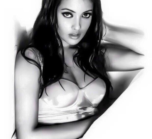 Riya Sen hot Photos