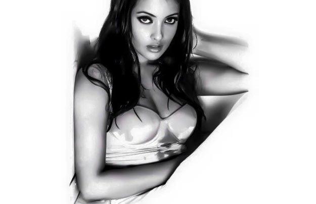Riya Sen Latest Photos