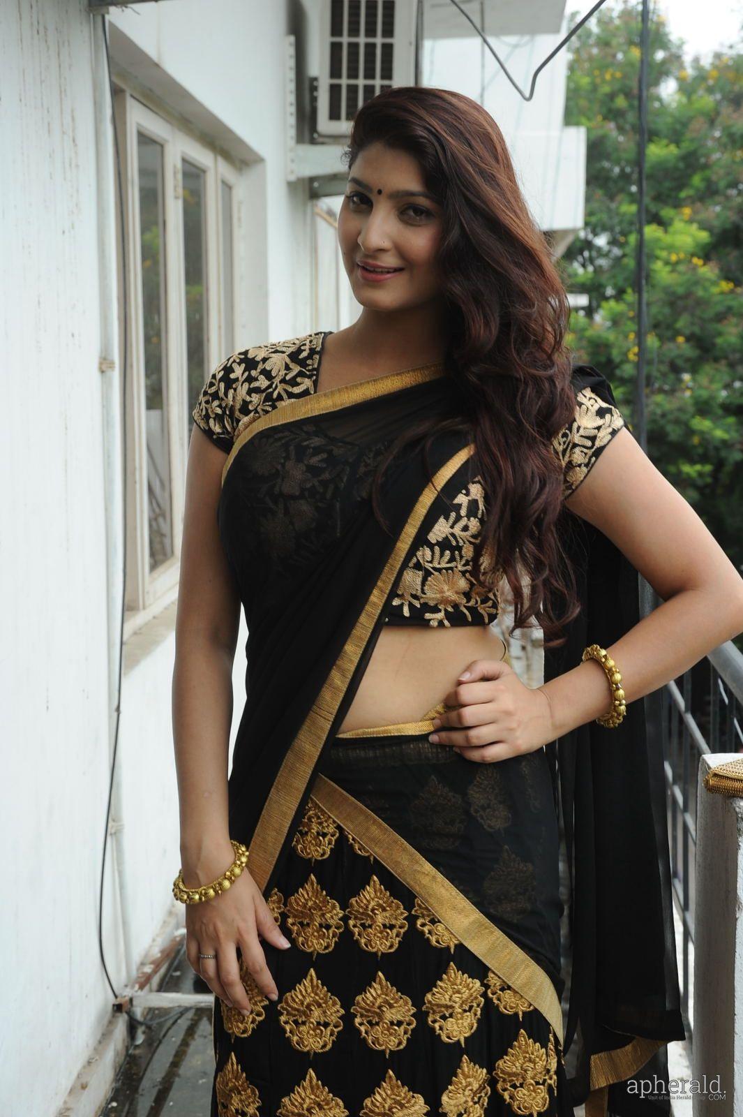Sagarika Hot Navel Pics