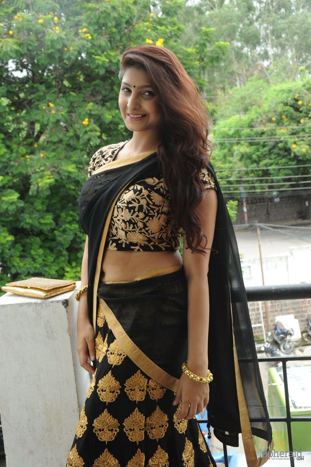 Sagarika Hot Navel Pics