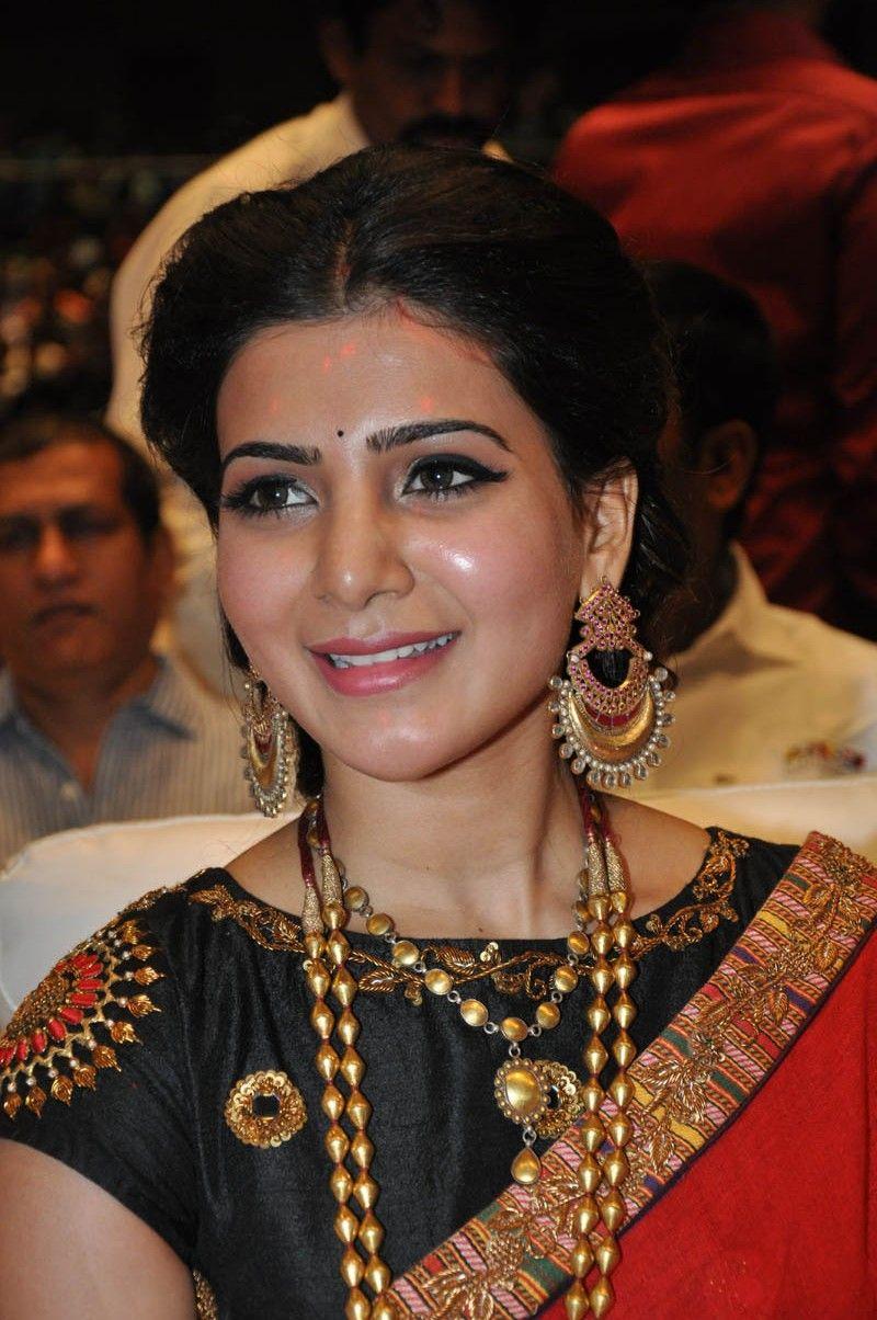 Samantha Stills At S/O Satyamurthy