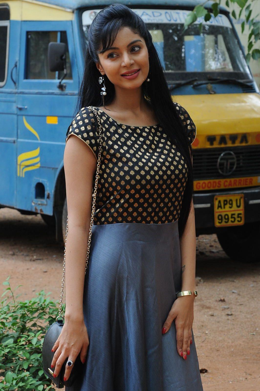 Sanam Shetty Photos