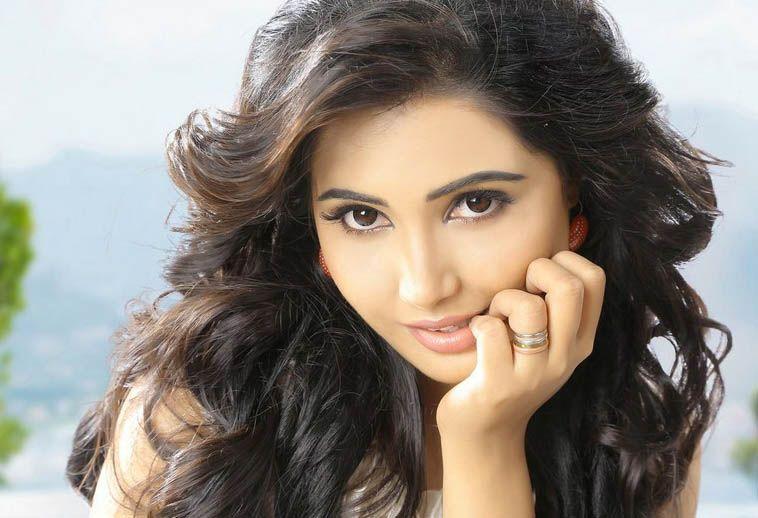 Sandra Sexy Pics