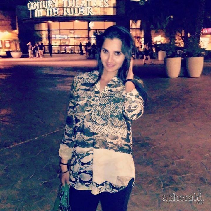 Sania Mirza Sexy Pics