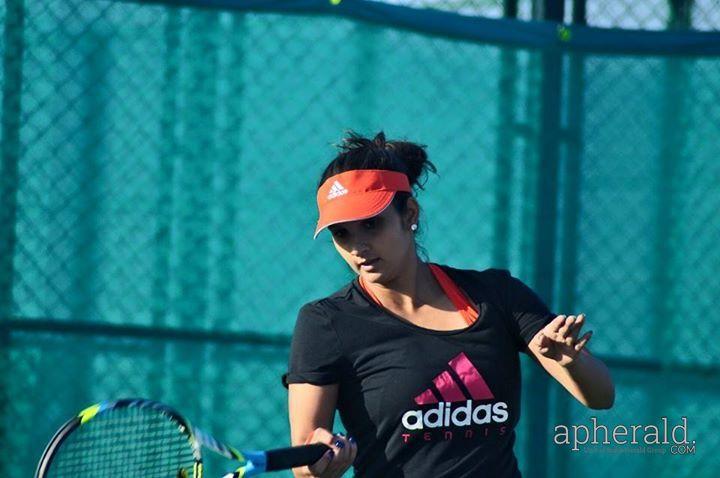 Sania Mirza Sexy Pics