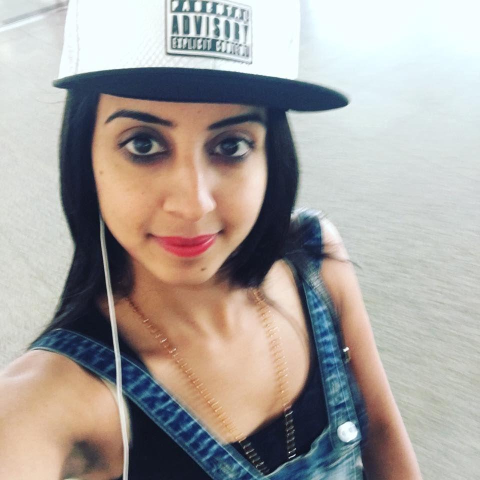 Sanjana Galrani Pretty Photos