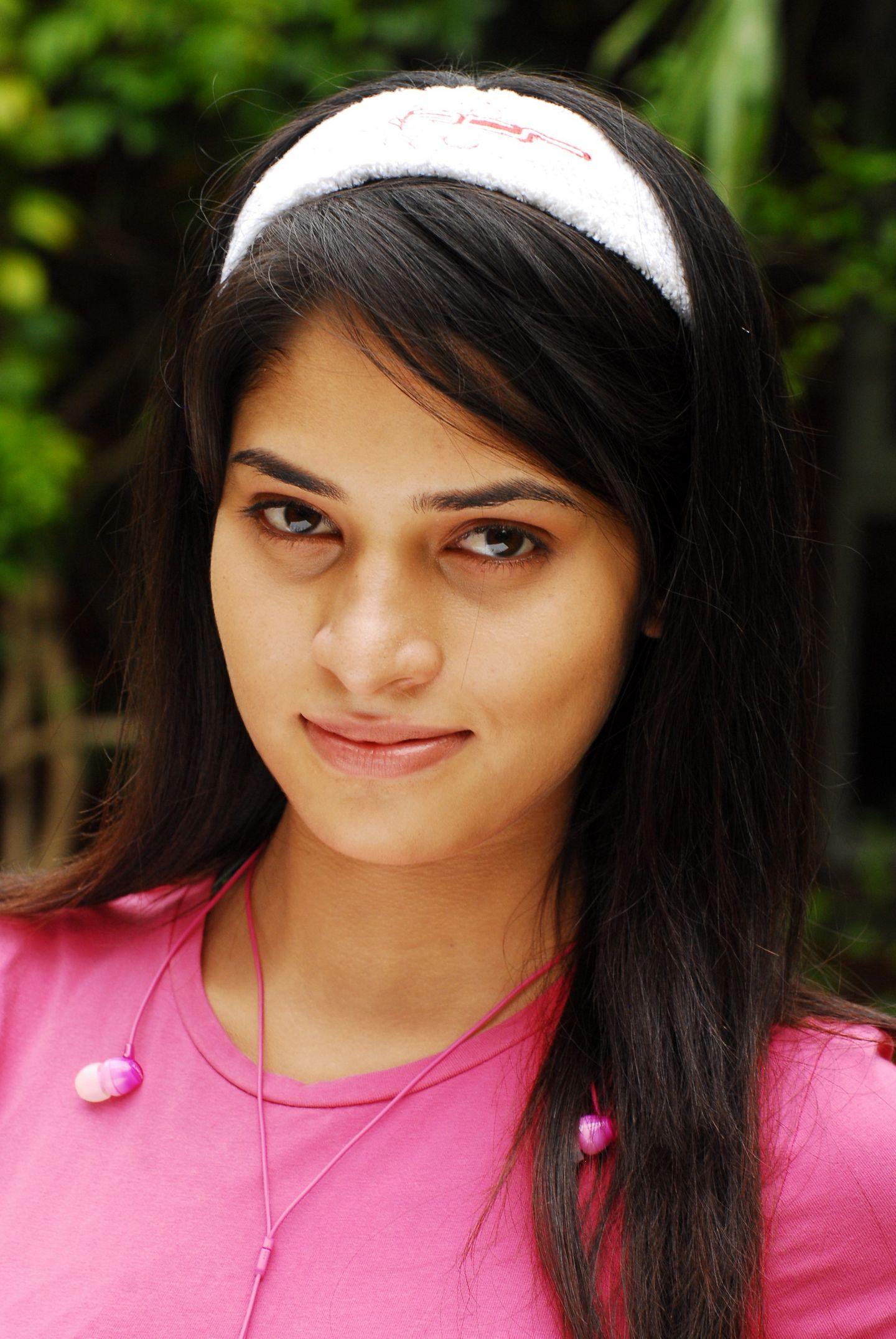 Sanyathara New Stills