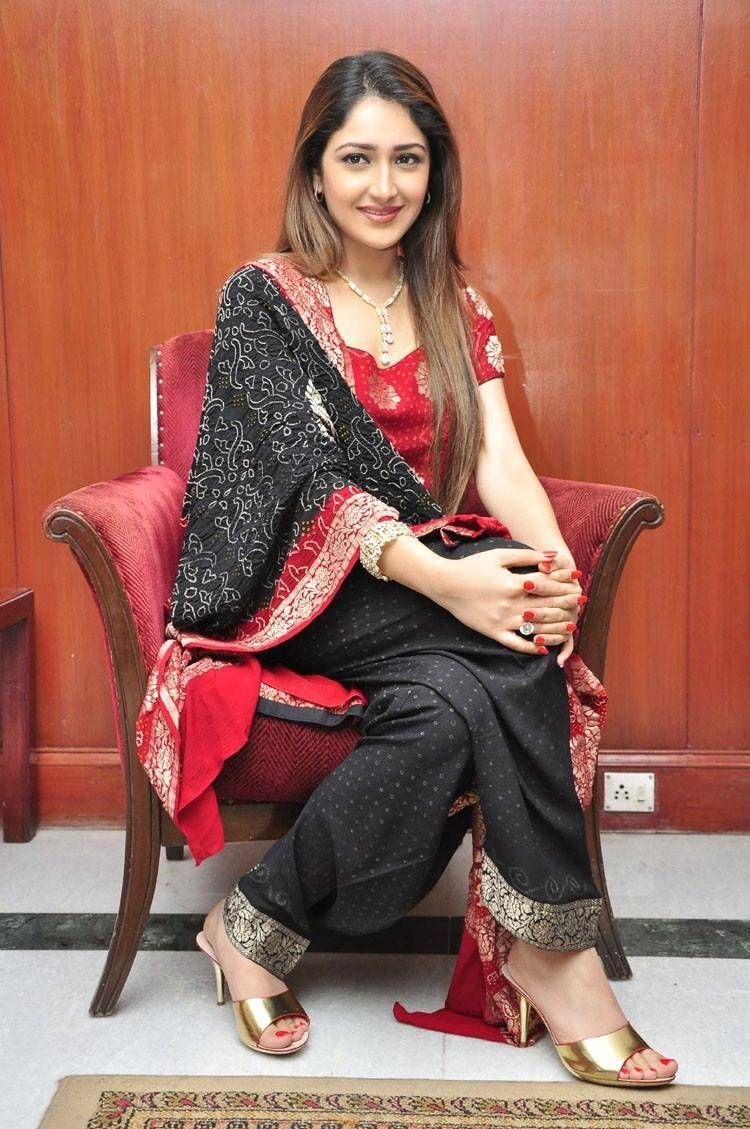 Sayyeshaa Saigal Stills From Akhil Movie Interview