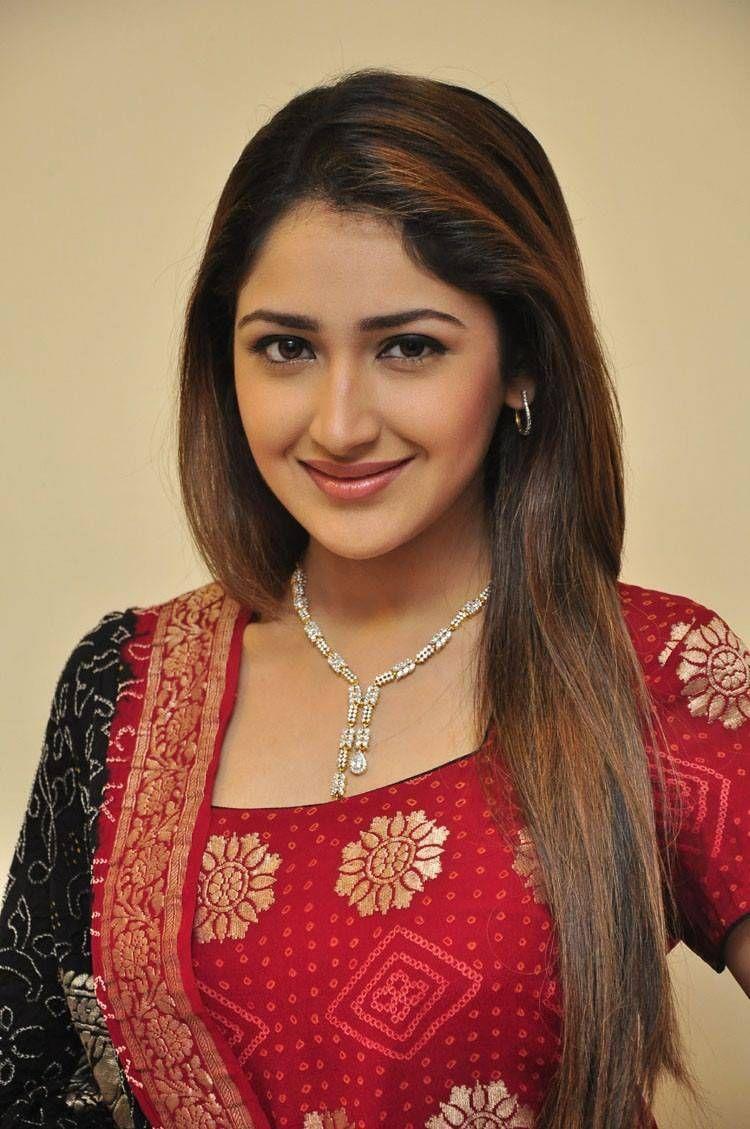 Sayyeshaa Saigal Stills From Akhil Movie Interview