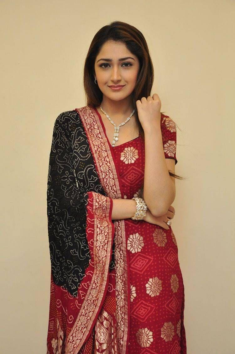 Sayyeshaa Saigal Stills From Akhil Movie Interview