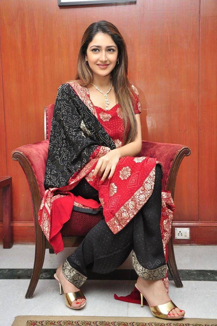 Sayyeshaa Saigal Stills From Akhil Movie Interview