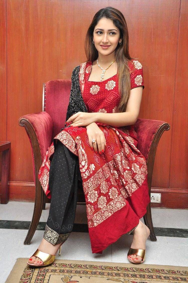 Sayyeshaa Saigal Stills From Akhil Movie Interview