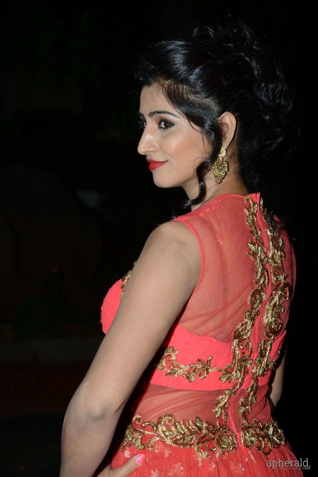 Shamili Sounderajan Sexy Pics