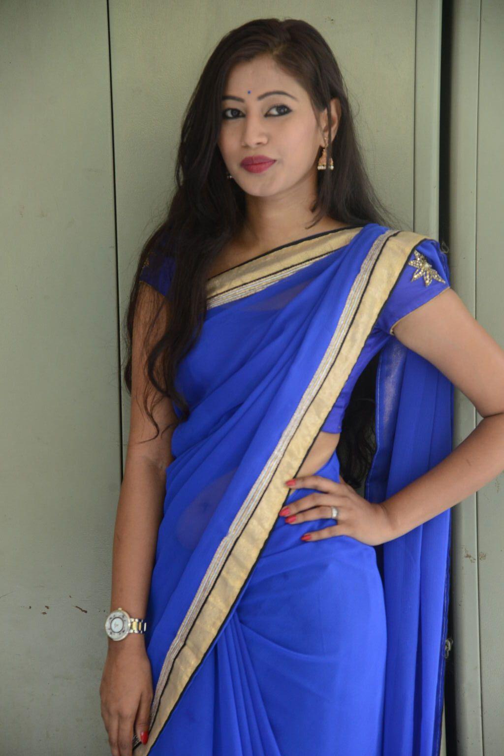 Shanti Priya cute Saree Pics