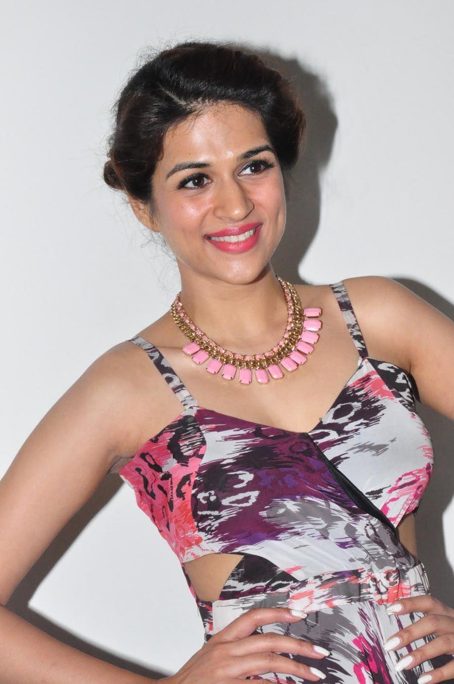 Shradda Das New Stills