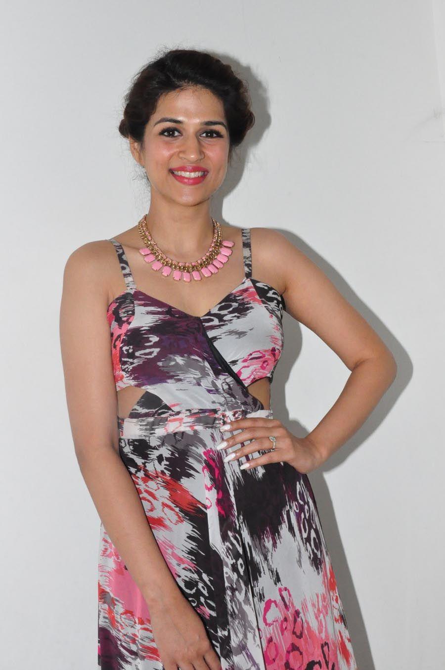 Shradda Das New Stills