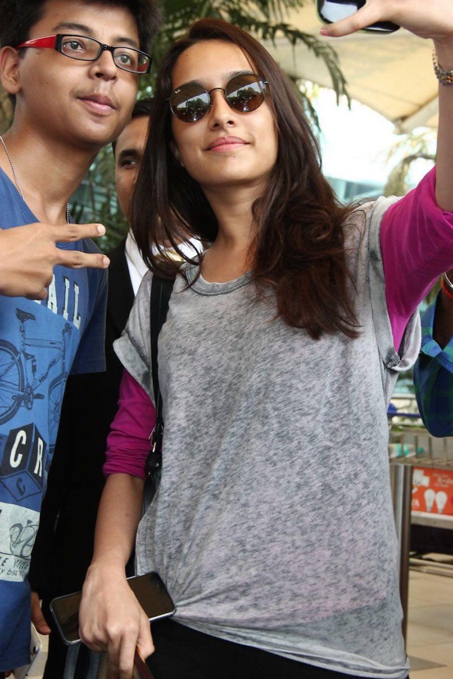 Shraddha Kapoor spotted at the Mumbai Airport Photos