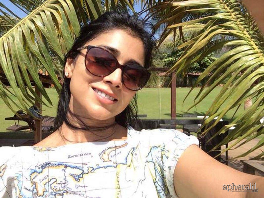 Shreya Saron Beautiful Images