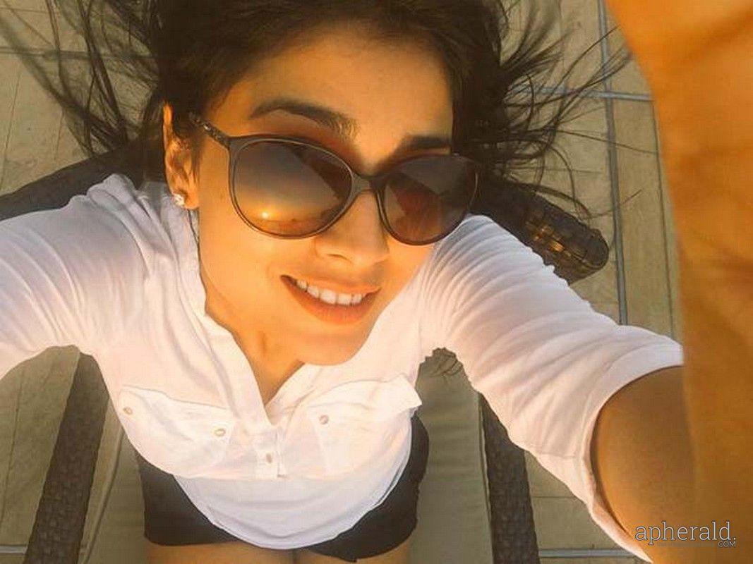 Shreya Saron Beautiful Images