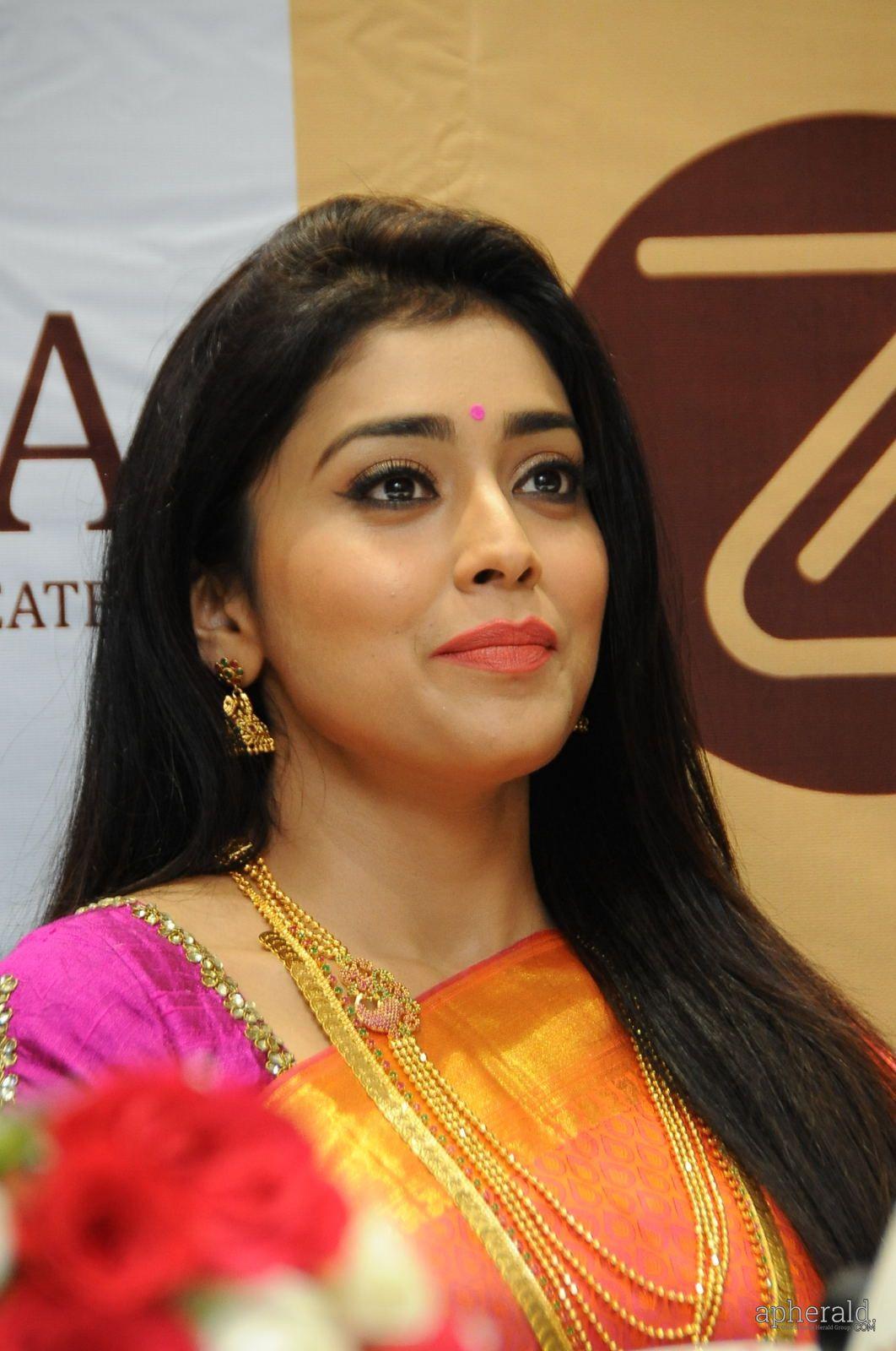 Shriya saran Cute Stills