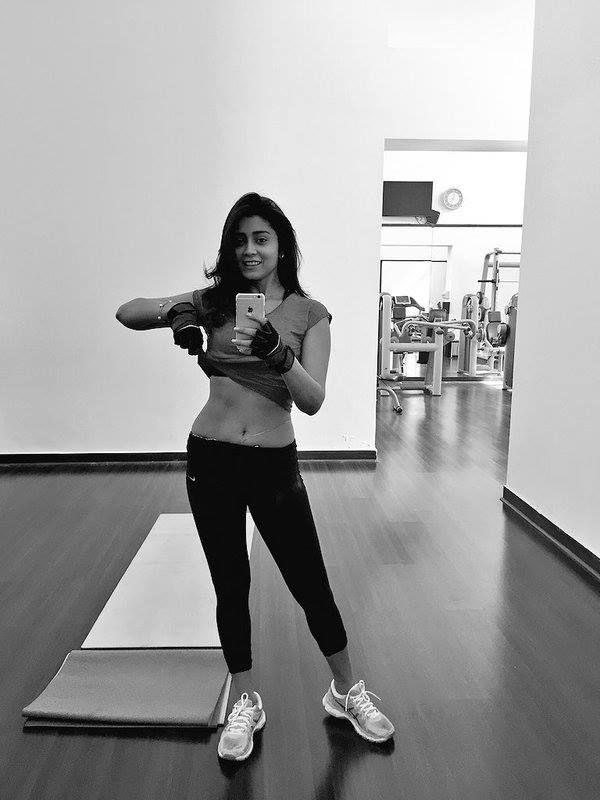 Shriya Saran Fitness Selfie Pics