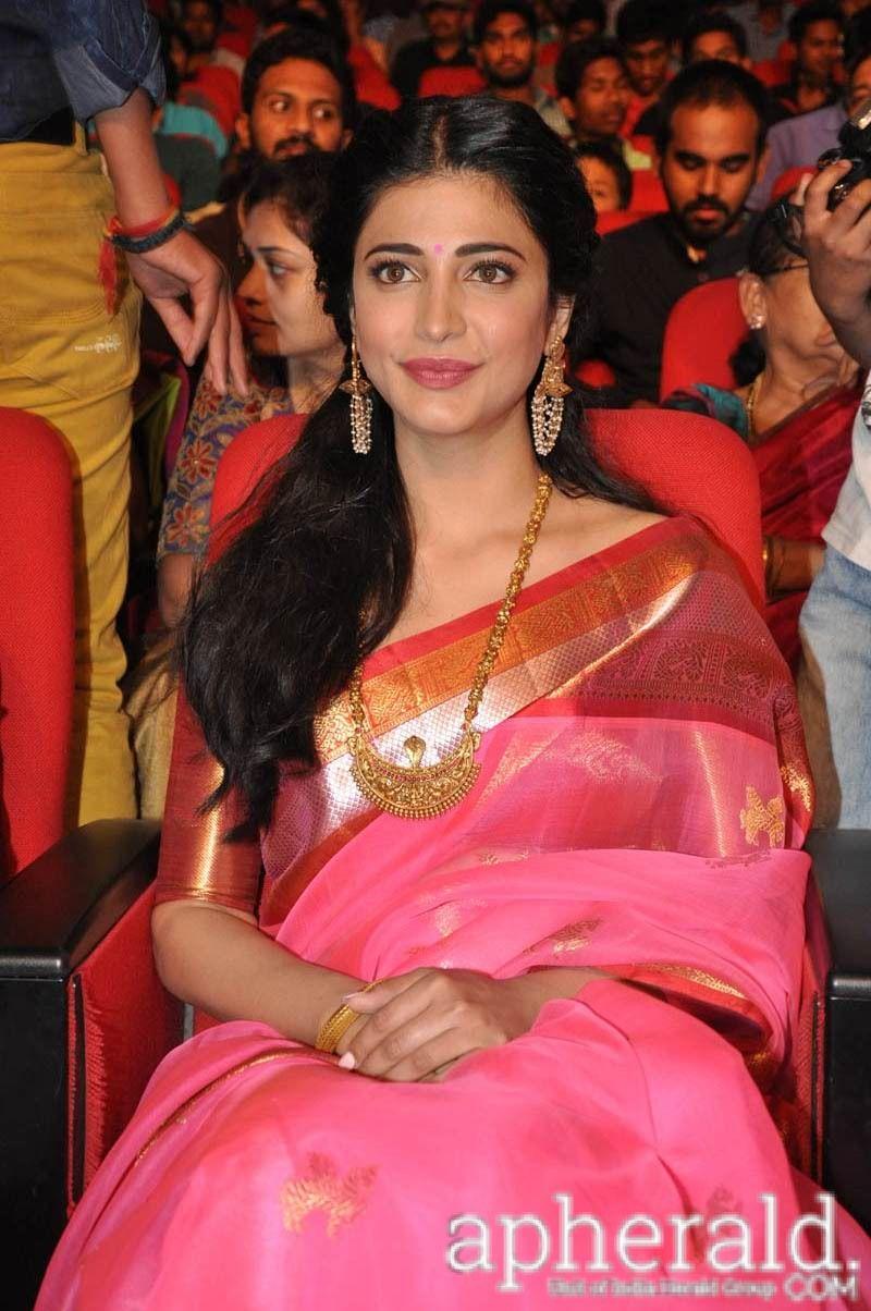 Shruti Haasan Latest Saree Photos