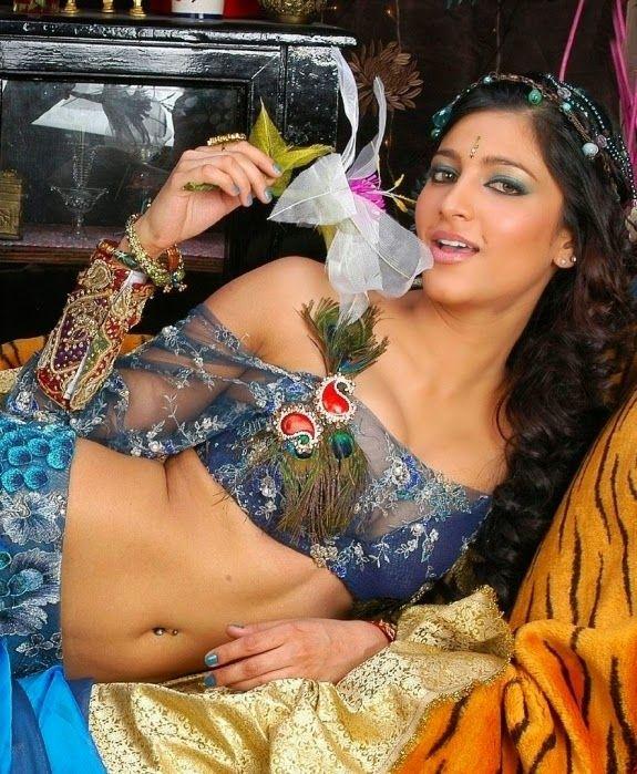 Shruti Hassan Latest Hot Stills