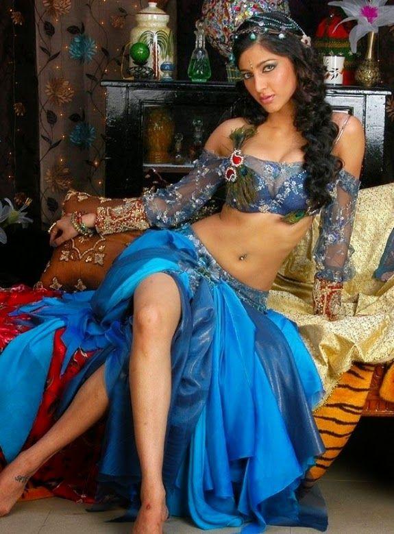 Shruti Hassan Latest Hot Stills