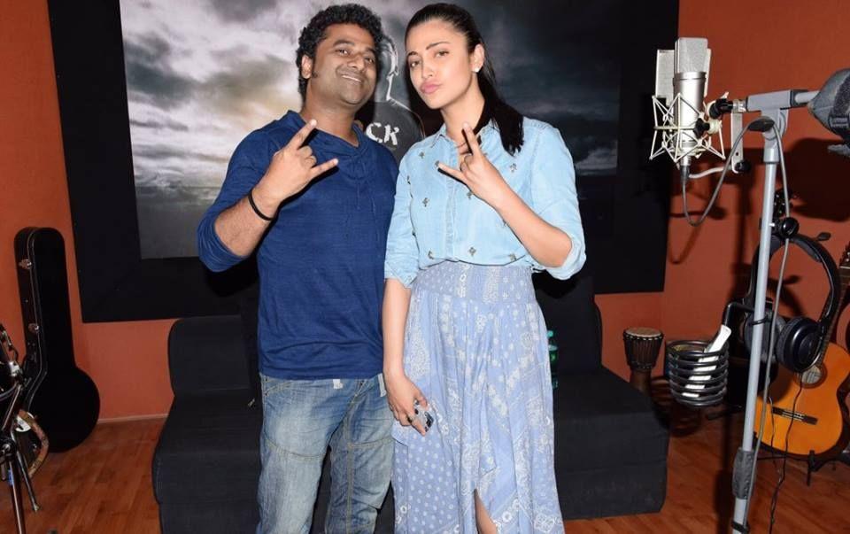 Shruti Hassan Learning Music Photos