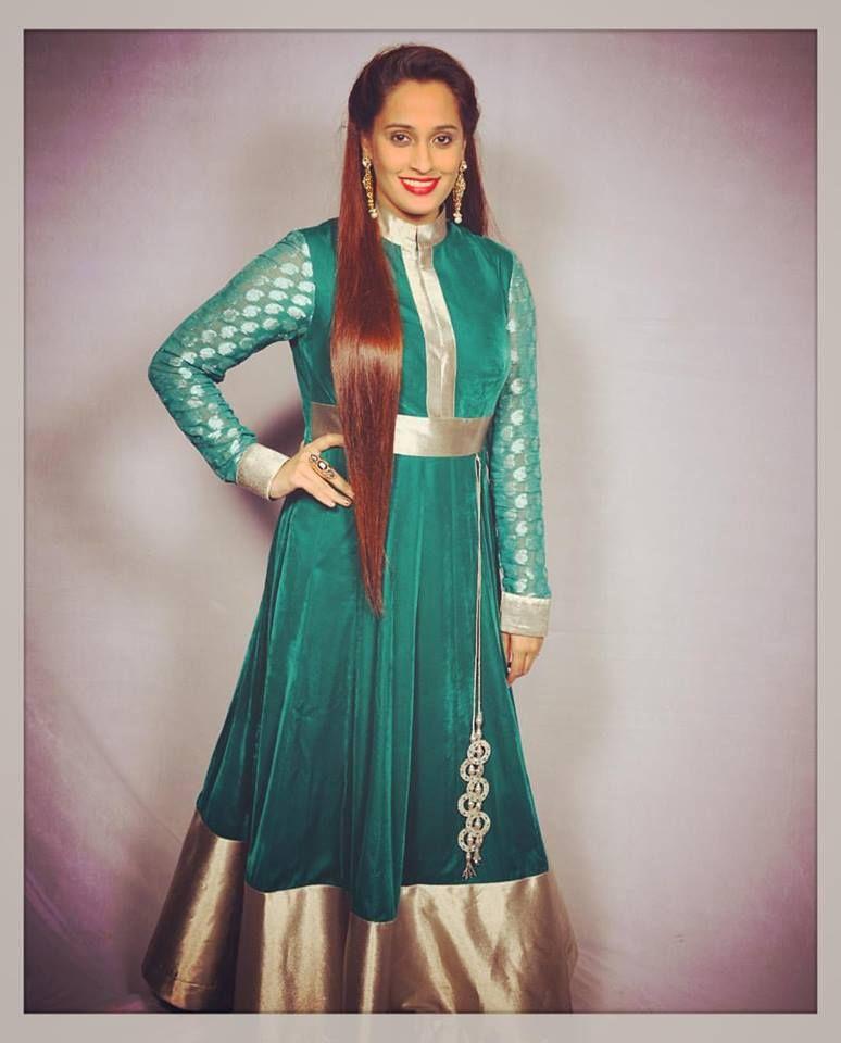 Singer Shweta Pandit Hot Sexy Pics