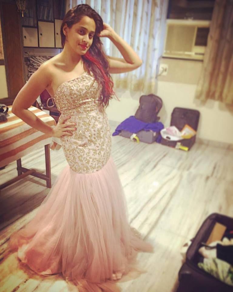 Singer Shweta Pandit Hot Sexy Pics