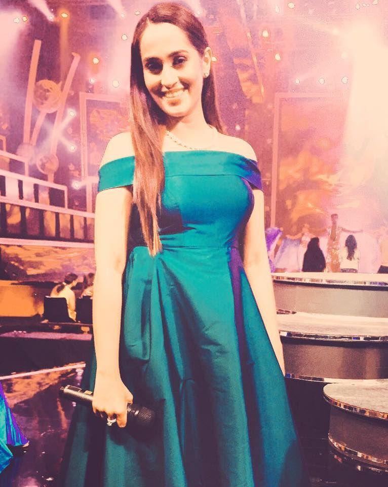 Singer Shweta Pandit Hot Sexy Pics