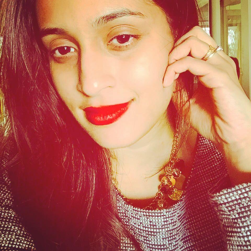 Singer Shweta Pandit Hot Sexy Pics