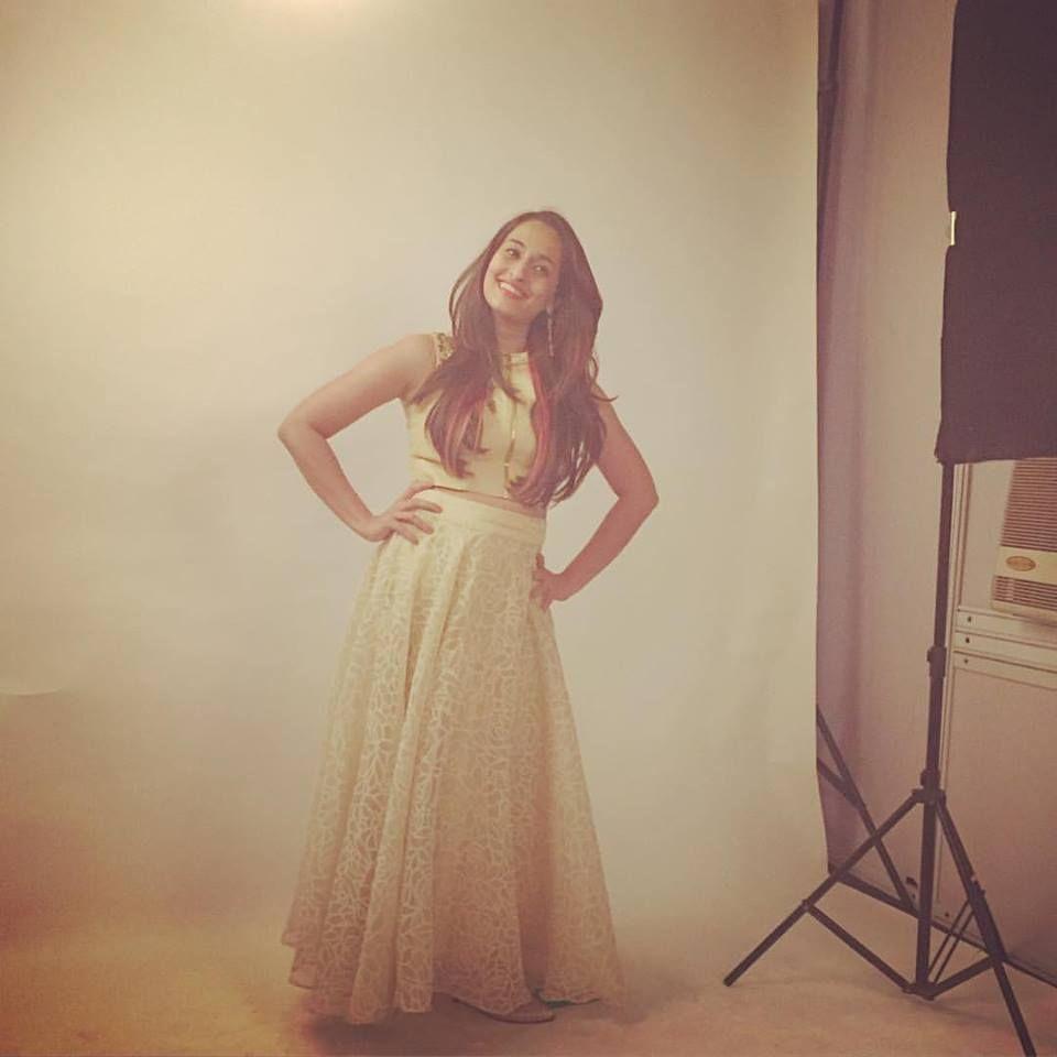 Singer Shweta Pandit Hot Sexy Pics