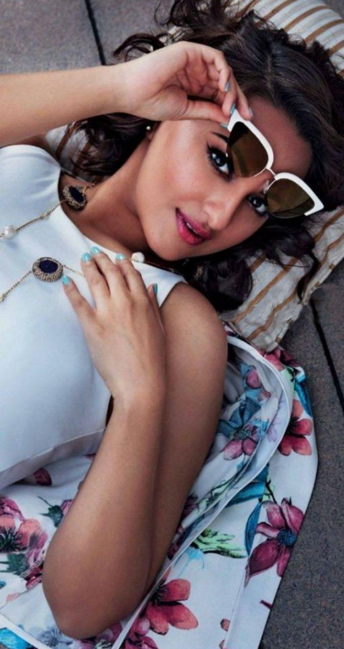 Sonakshi Sinha Sexy Photos