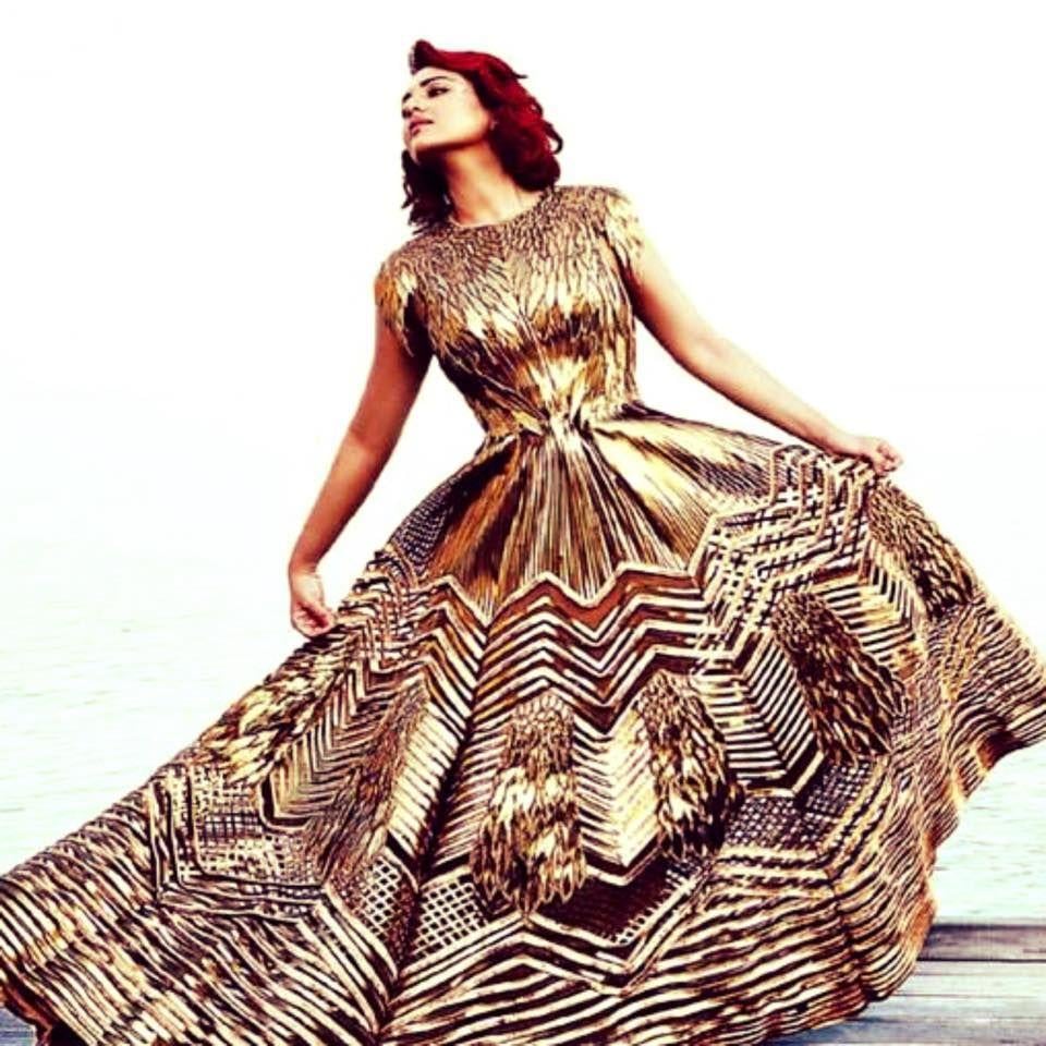 Sonakshi Sinha Sexy Pics