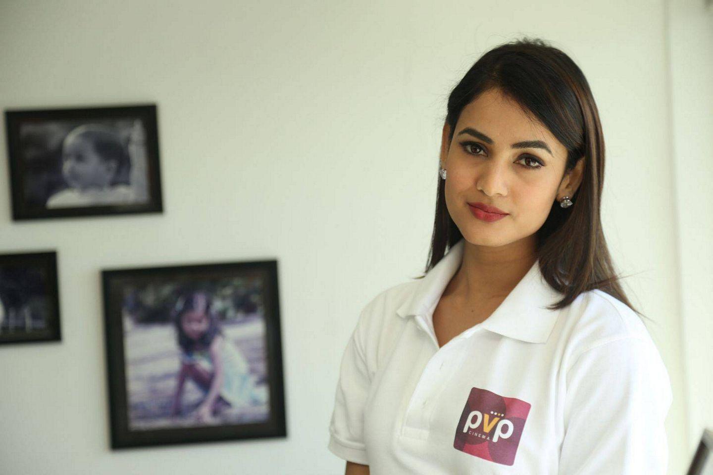 Sonal Chauhan Latest Stills At Size Zero Movie Interview
