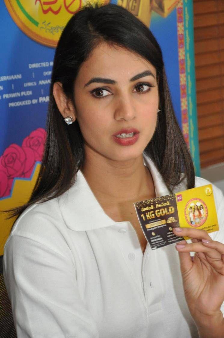 Sonal Chauhan Latest Stills At Size Zero Movie Interview