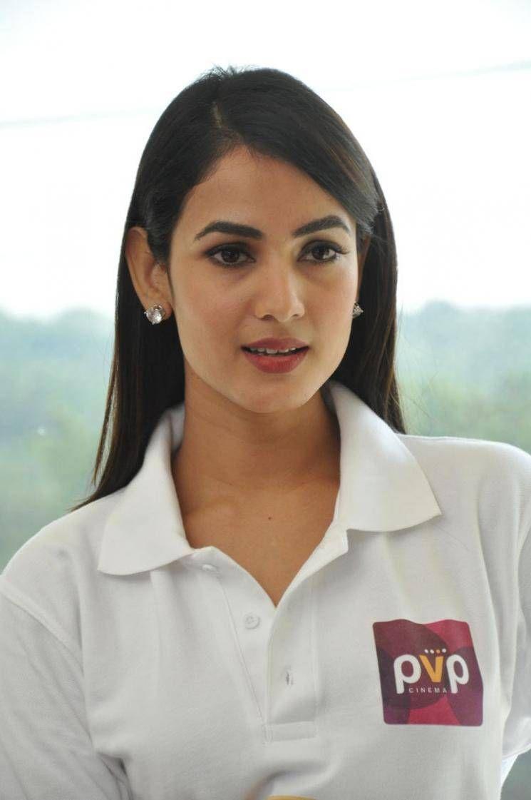 Sonal Chauhan Latest Stills At Size Zero Movie Interview