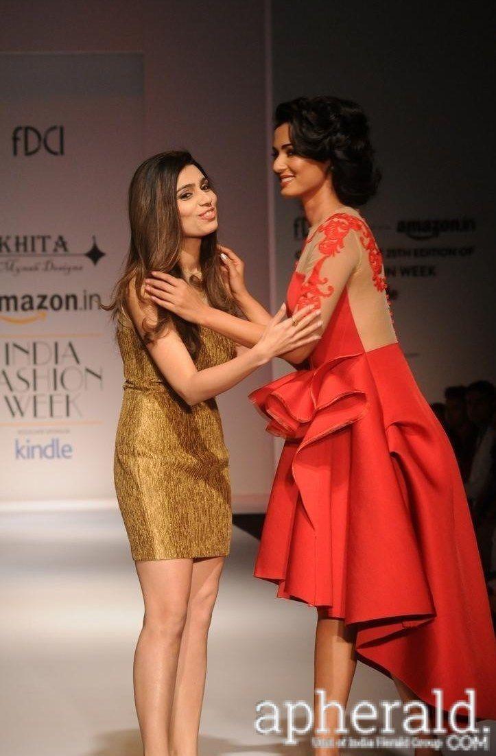 Sonal Chauhan Ramp Walk