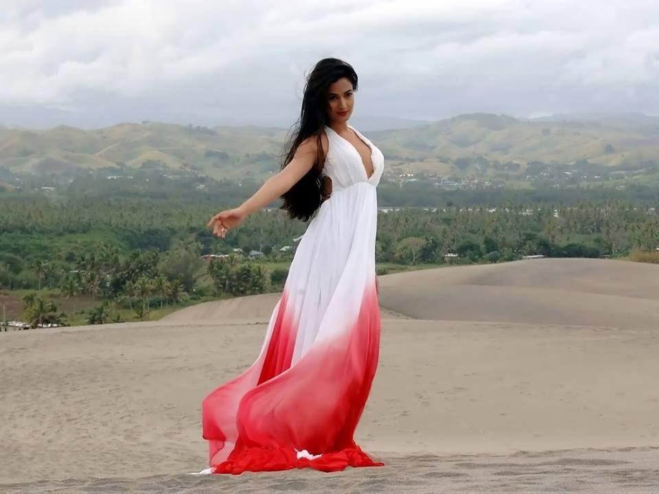 Sonal Chauhan Beautiful Photos