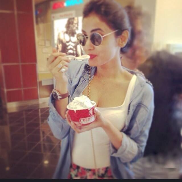 Sonal Chauhan Beautiful Photos