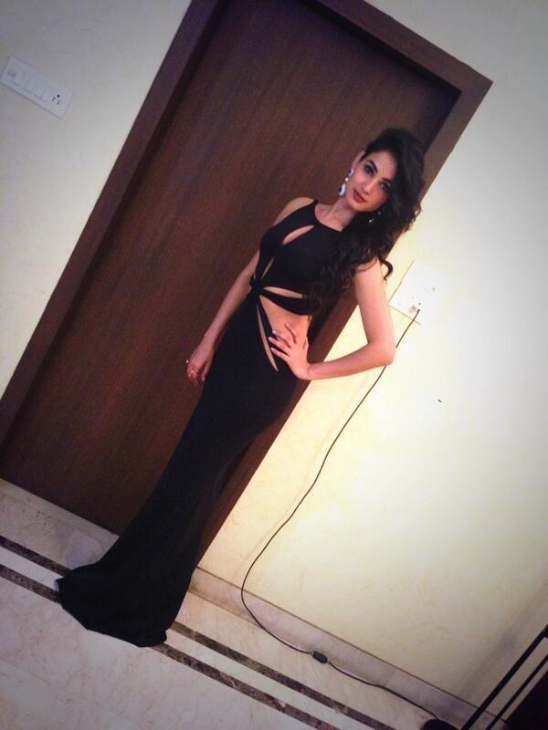 Sonal Chauhan Beautiful Photos