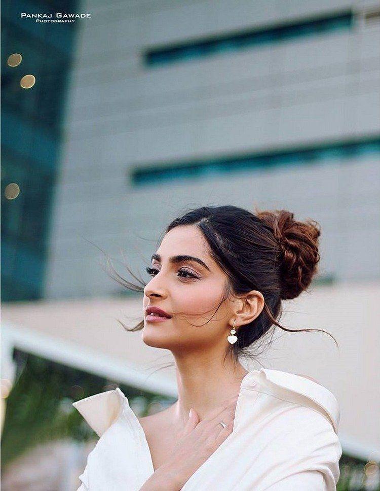 Sonam Kapoor Latest Pics