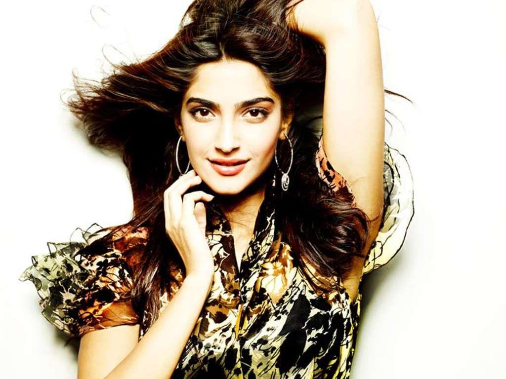 Sonam Kapoor Pretty Stills