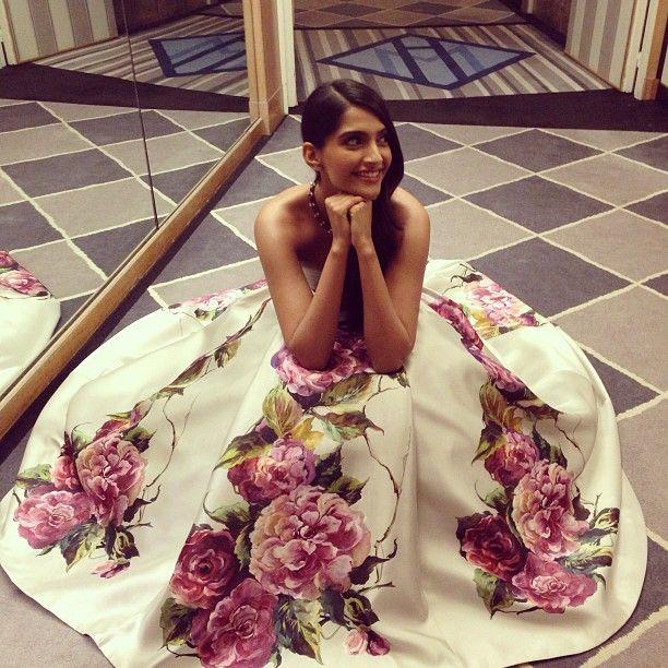 Sonam Kapoor Sexy Cute Photoshoot